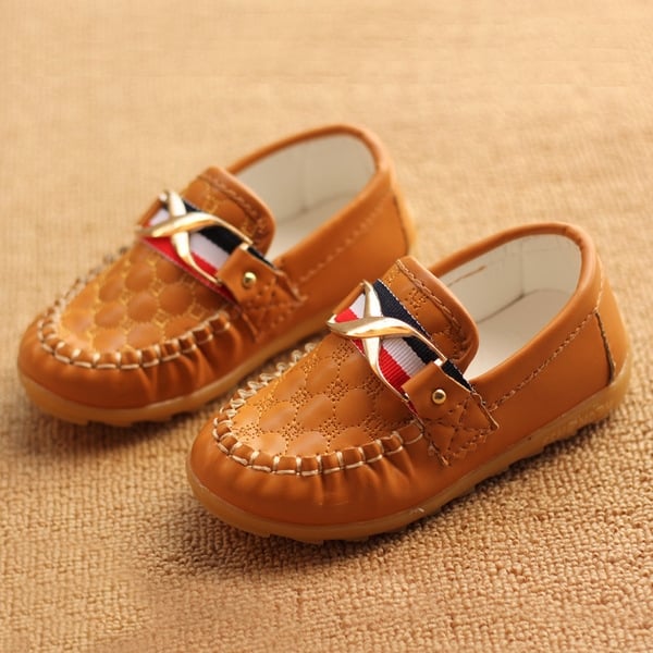 Елегантни детски обувки за момчета в бял, син, черен и кафяв цвят. 