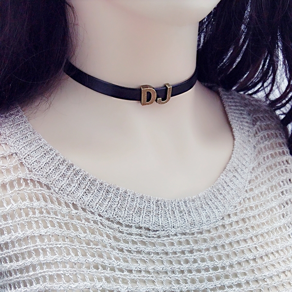 Стилни дамски огърлици над 50 модела 