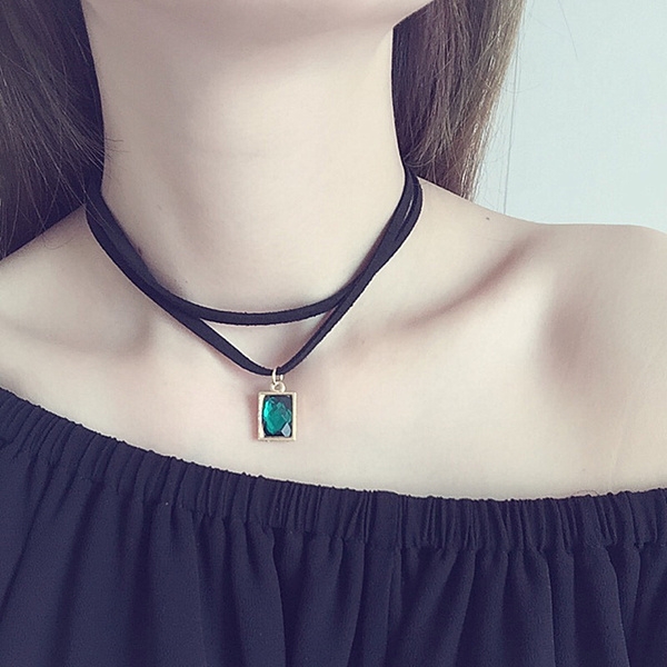 Стилни дамски огърлици над 50 модела 