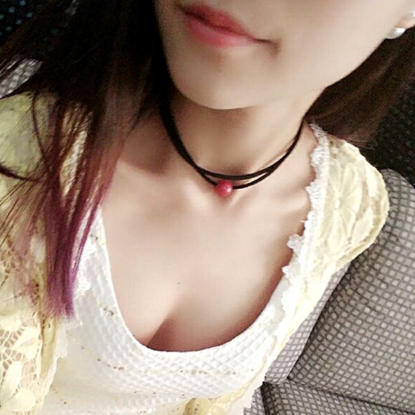 Стилни дамски огърлици над 50 модела 