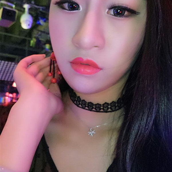 Стилни дамски огърлици над 50 модела 