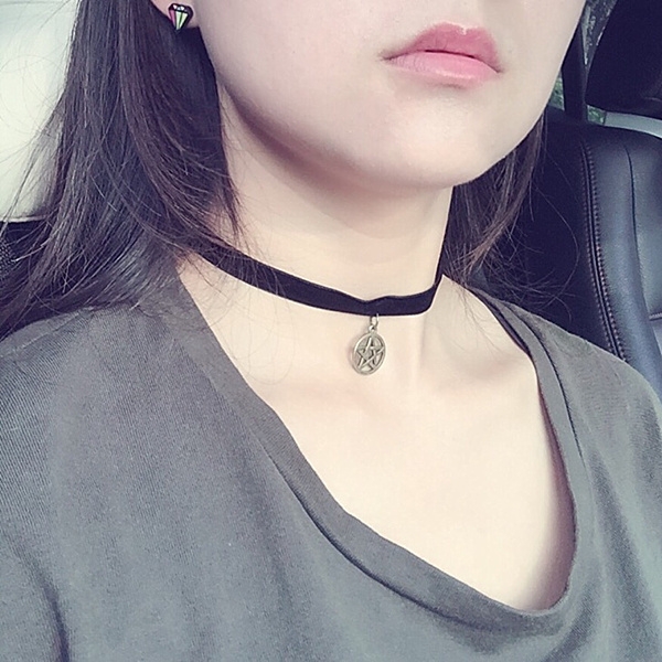 Стилни дамски огърлици над 50 модела 