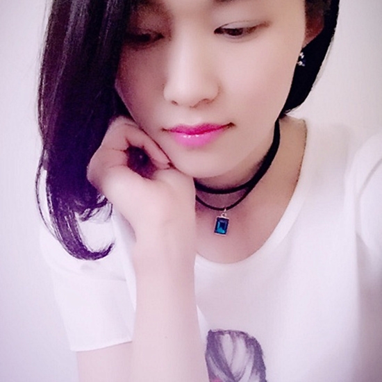 Стилни дамски огърлици над 50 модела 