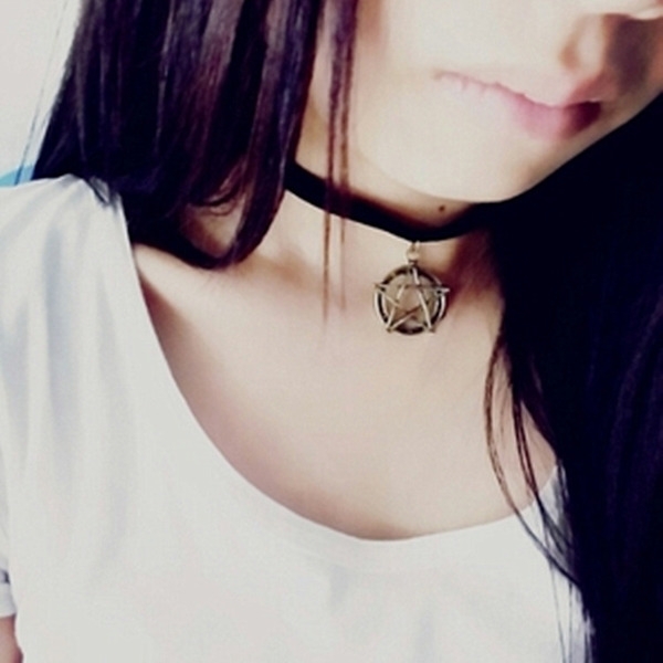 Стилни дамски огърлици над 50 модела 