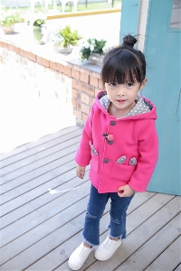 χειμερινά παιδικά μπουφάν για κορίτσια σε κυκλάμινο, ροζ,  κίτρινο και κόκκινο χρώμα