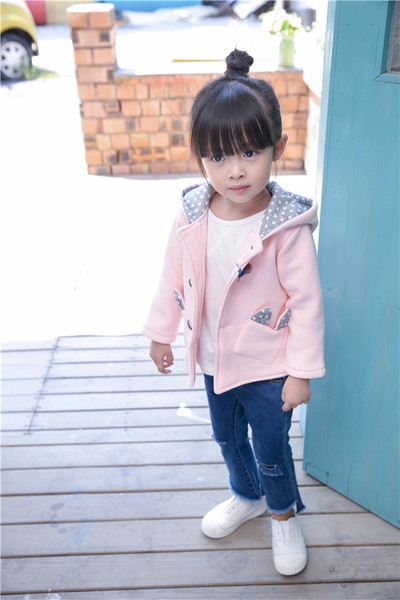 Цикламени,розови,жълти и червени зимни детски якета за момичета.