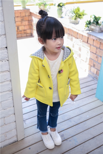 Цикламени,розови,жълти и червени зимни детски якета за момичета.