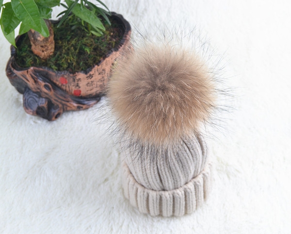 Дамски зимни шапки със свалящ се  пух: Черна, Червена, Бежова, Розова, Жълта, Сива, Бяла