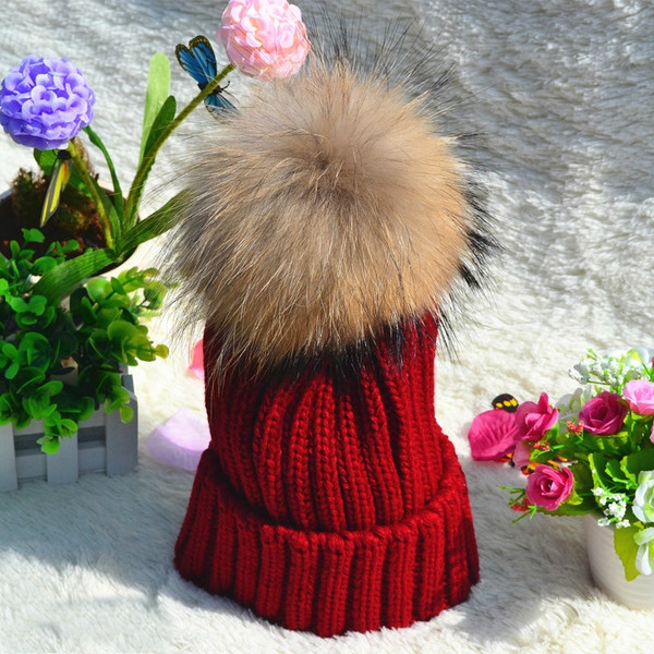 Дамски зимни шапки със свалящ се  пух: Черна, Червена, Бежова, Розова, Жълта, Сива, Бяла