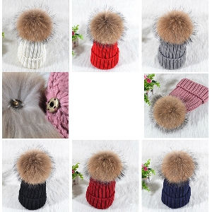 Дамски зимни шапки със свалящ се  пух: Черна, Червена, Бежова, Розова, Жълта, Сива, Бяла