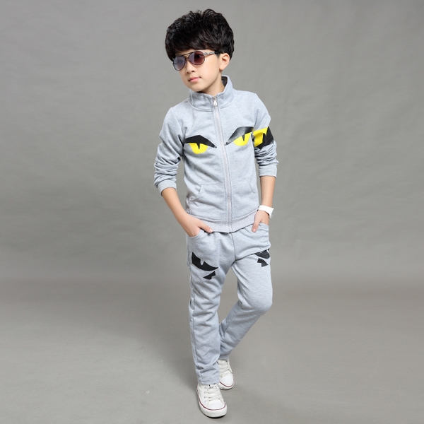 Детски есенен спортен екип за момчета от три части в тъмносин,черен и сив цвят.
