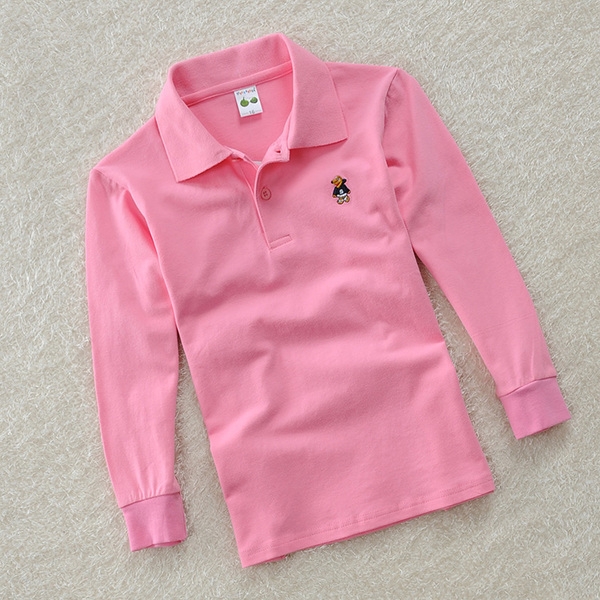 Детски пролетно-есенни блузки за момчета в осем различни цвята.