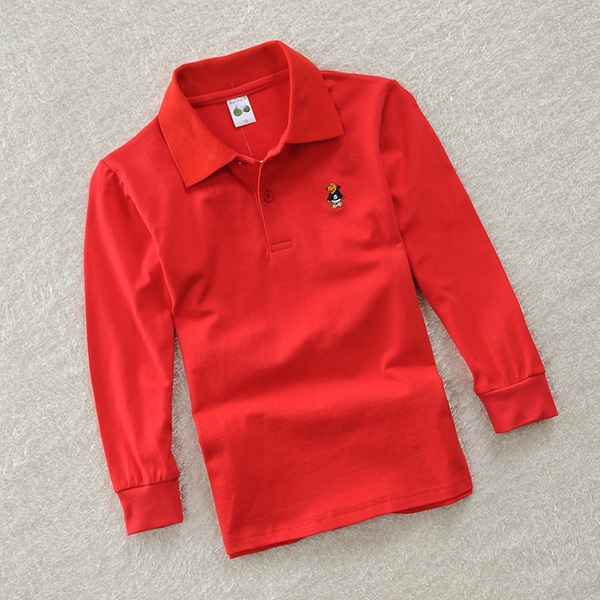 Детски пролетно-есенни блузки за момчета в осем различни цвята.