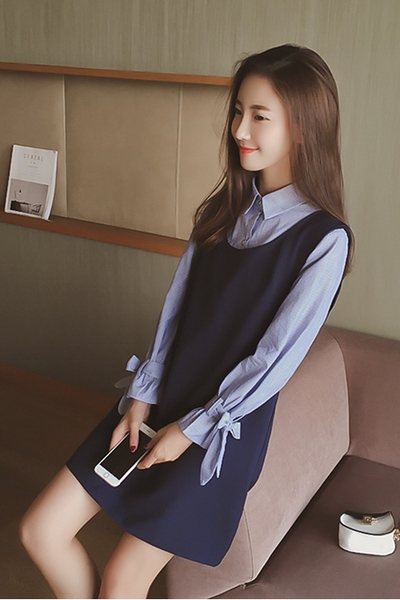 Комплект от широка дамска рокля и риза с дълъг ръкав в син цвят