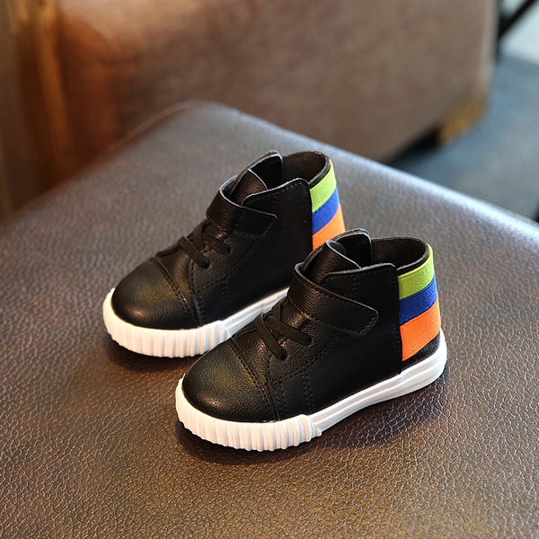 Детски ежедневни боти за момичета  в бял и черен цвят.