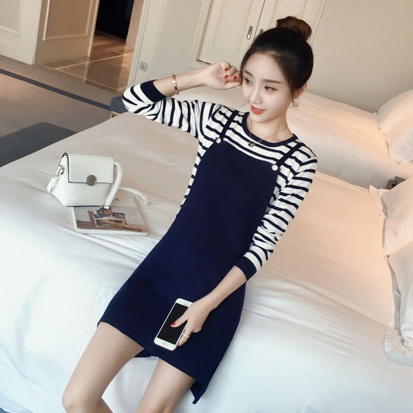 Дамска раирана рокля с дълъг ръкав в черен и тъмносин цвят