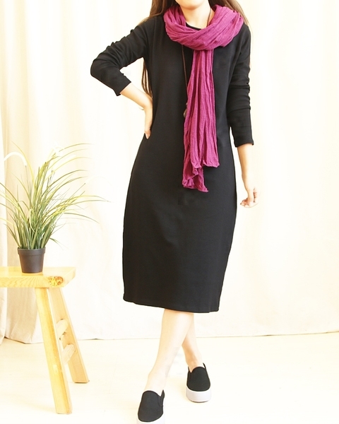 Дълга дамска кадифена рокля подходяща за всеки повод