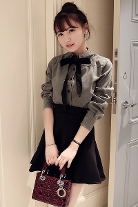 Γυναικείο  κομψό σετ από δύο μέρη shirt σε διάφορα χρώματα και μαύρη φούστα