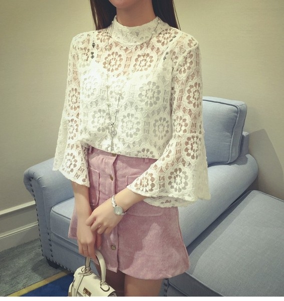 Дантелена дамска риза тип поло с широк ръкав в зелен, черен и бял цвят