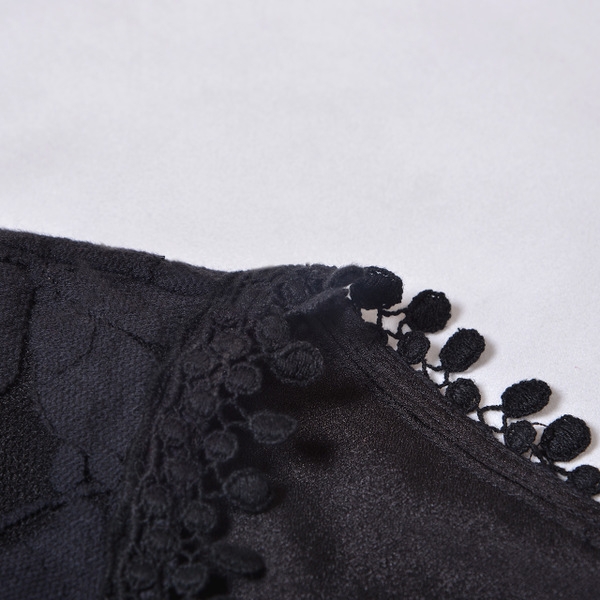 Дантелена дамска риза в черно с прозрачни 3/4 ръкави