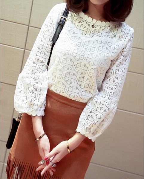 Дамска дантелена риза в бяло с широки 7/8  ръкави