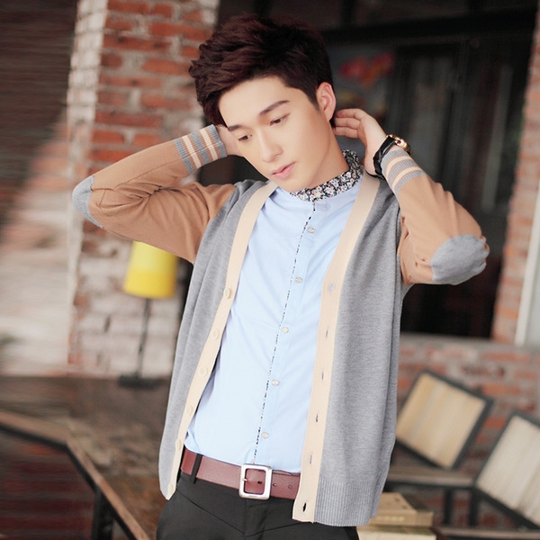 Мъжка жилетка с V-образно деколте в различни цветове