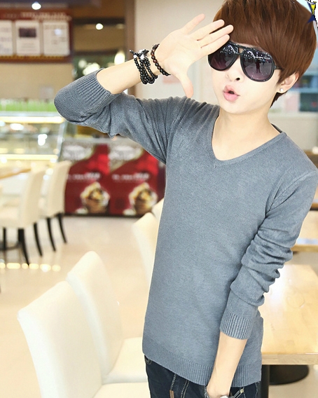 Тънък мъжки пуловер с  V-образно тип Слим в няколко различни модела