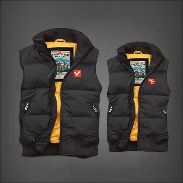 Спортни есенно-зимни елеци в пет цвята за мъже и жени. 