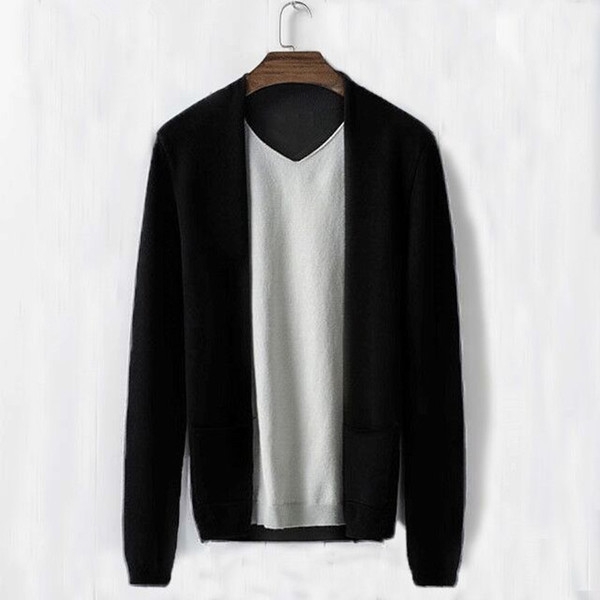 Мъжка плетена жилетка с V-образно деколте и с джобове