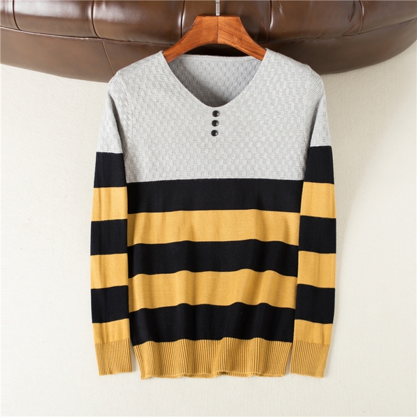 Мъжки пуловер с  V-образно деколте тип Слим в различни цветове