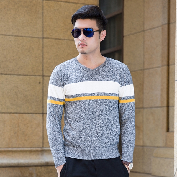 Мъжки пуловер с V-образно деколте тип Слим в няколко цвята