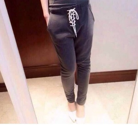 Дамски спортен сив екип от три части с връзки