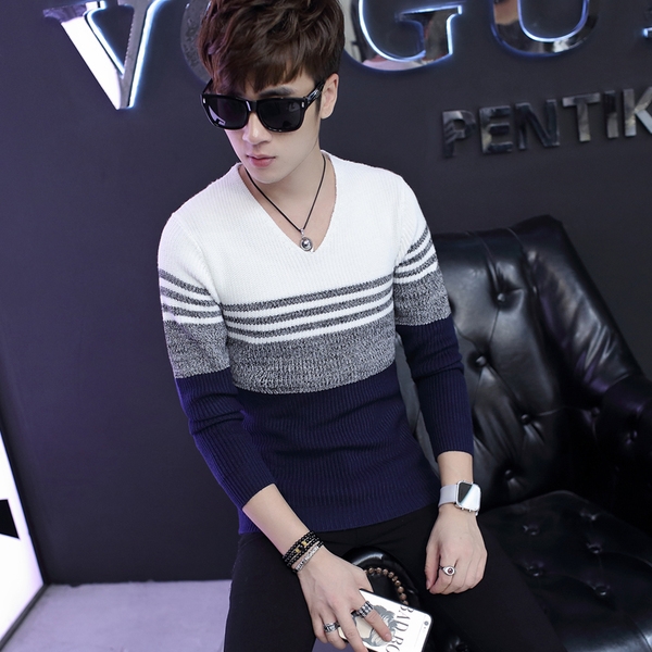Слим мъжки пуловер с  V-образно деколте  в няколко модела