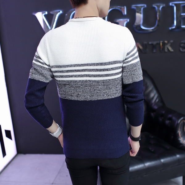 Слим мъжки пуловер с  V-образно деколте  в няколко модела