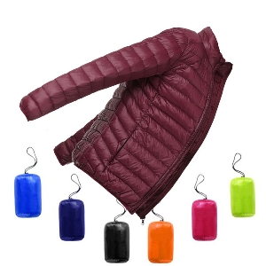 Ανδρικό μπουφάν για το  φθινόπωρο και για το χειμώνα  με κουκούλα και χωρίς κουκούλα σε 7 χρώματα  και  με μικρή τσάντα αποθήκευ