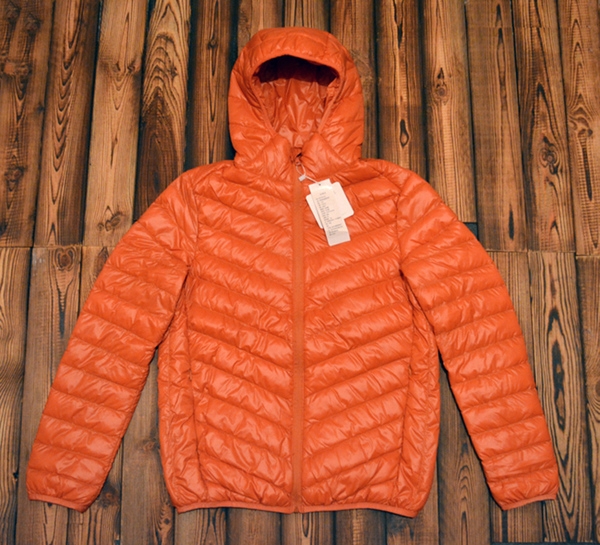 Тънки мъжки есенни якета в 8 различни цвята - сини, оранжеви, черни, бордо с качулка