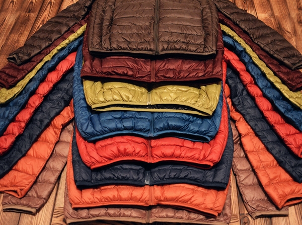 Тънки мъжки есенни якета в 8 различни цвята - сини, оранжеви, черни, бордо с качулка