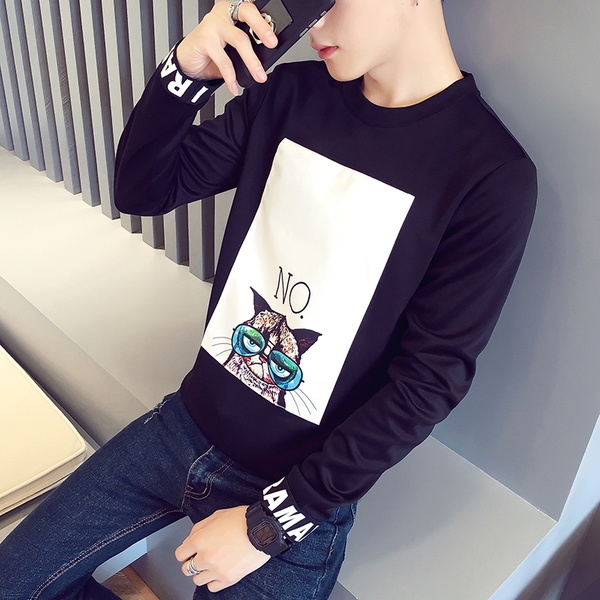 Тънка блуза за мъже в черно и бяло. 