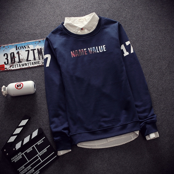 Πουλόβερ Slim τύπου των ανδρών σε διάφορα μοντέλα και χρώματα