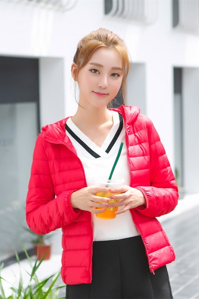 Есенно-пролетни женски якета в 12 цвята с изчистен дизайн и с качулка без пух тип Слим черни червени бели розови сиви зелени лил