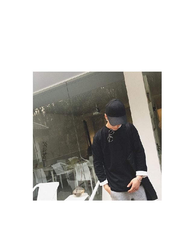 Ευρεία βαμβακερές μπλούζες   για τους άνδρες κατάλληλα  για τις  φθινοπωρινές  ημέρες, σε τέσσερα χρώματα