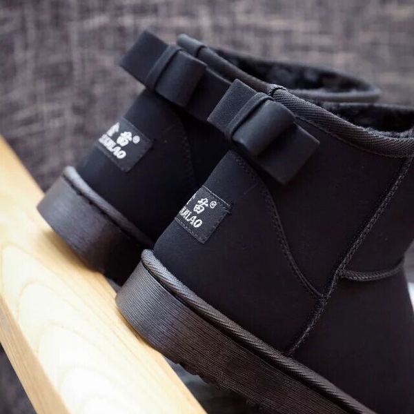 Топли дамски боти в черен, сив и розов цвят с панделка