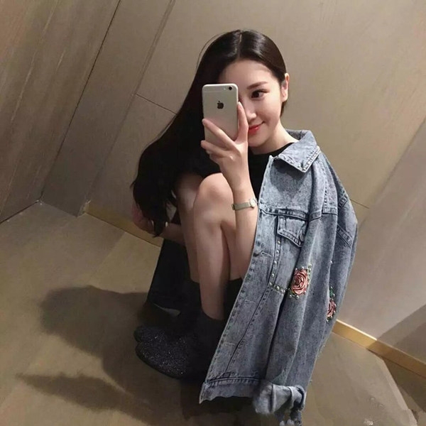 Καθημερινές  γυναικείες μπότες του φθινοπώρου σε μαύρο χρώμα και  ύψος  τακούνι 6-7 cm.