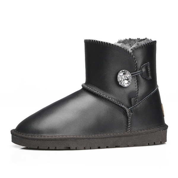 Водоустойчиви зимни боти за жени в най-разнообразни цветове и модели