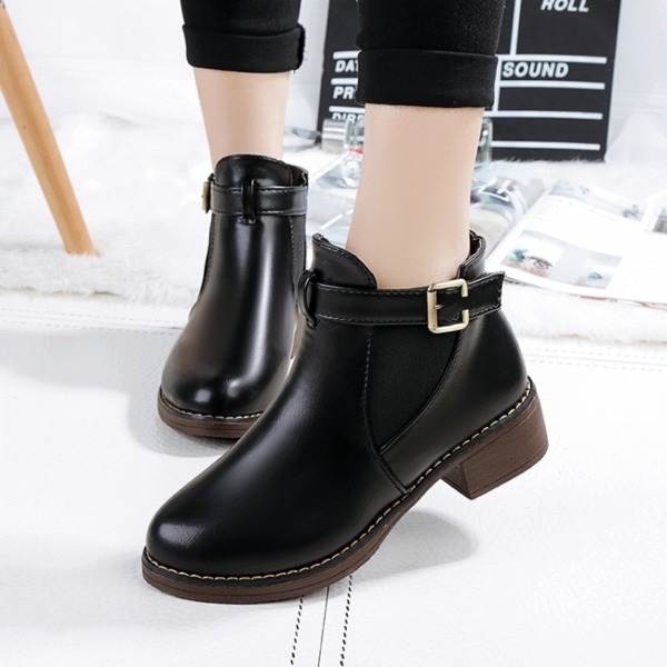 Зимни дамски боти с малко токче в три цвята черни виненочервени от изкуствена кожа