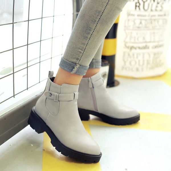 Зимни женски боти с подметка подходяща за сняг кафяви, черни, бели