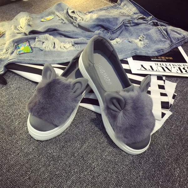 Ζεστές γυναικείες μπότες σε γκρι, μαύρο και λεοπάρδαλη χρώμα με αυτιά κουνελιών