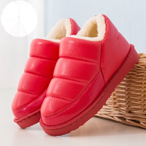 Ζεστές αδιάβροχες μπότες σε διαφορετικά χρώματα