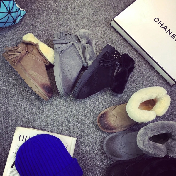 Стилни топли дамски боти в черен, кафяв и сив цвят