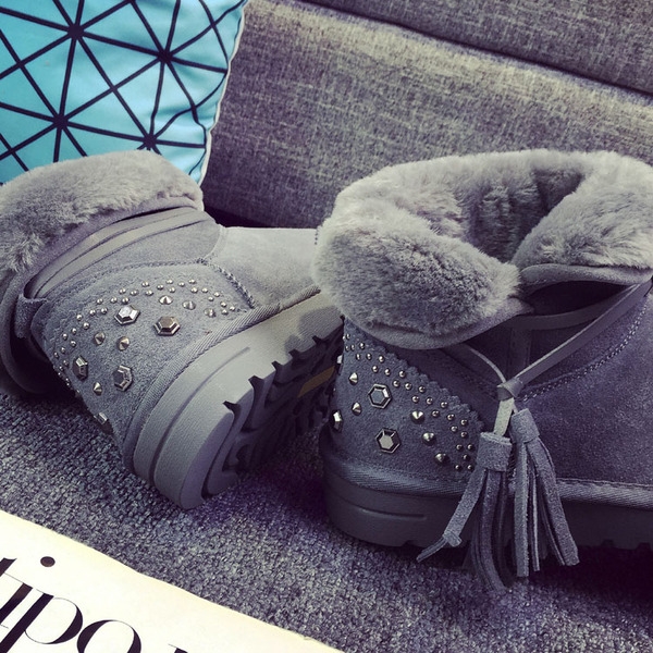 Стилни топли дамски боти в черен, кафяв и сив цвят